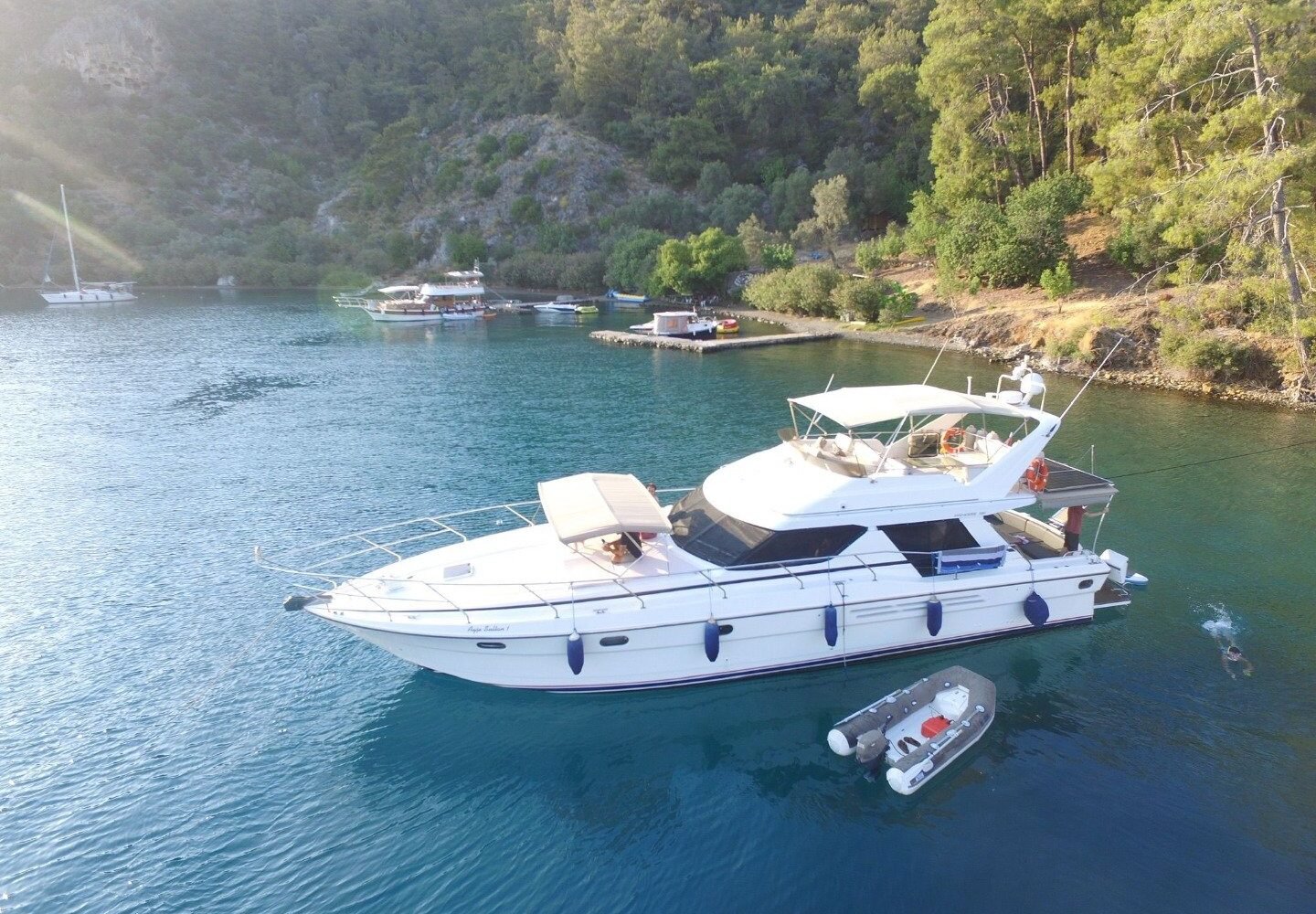 3 CABIN MOTOR YACHT – 30201