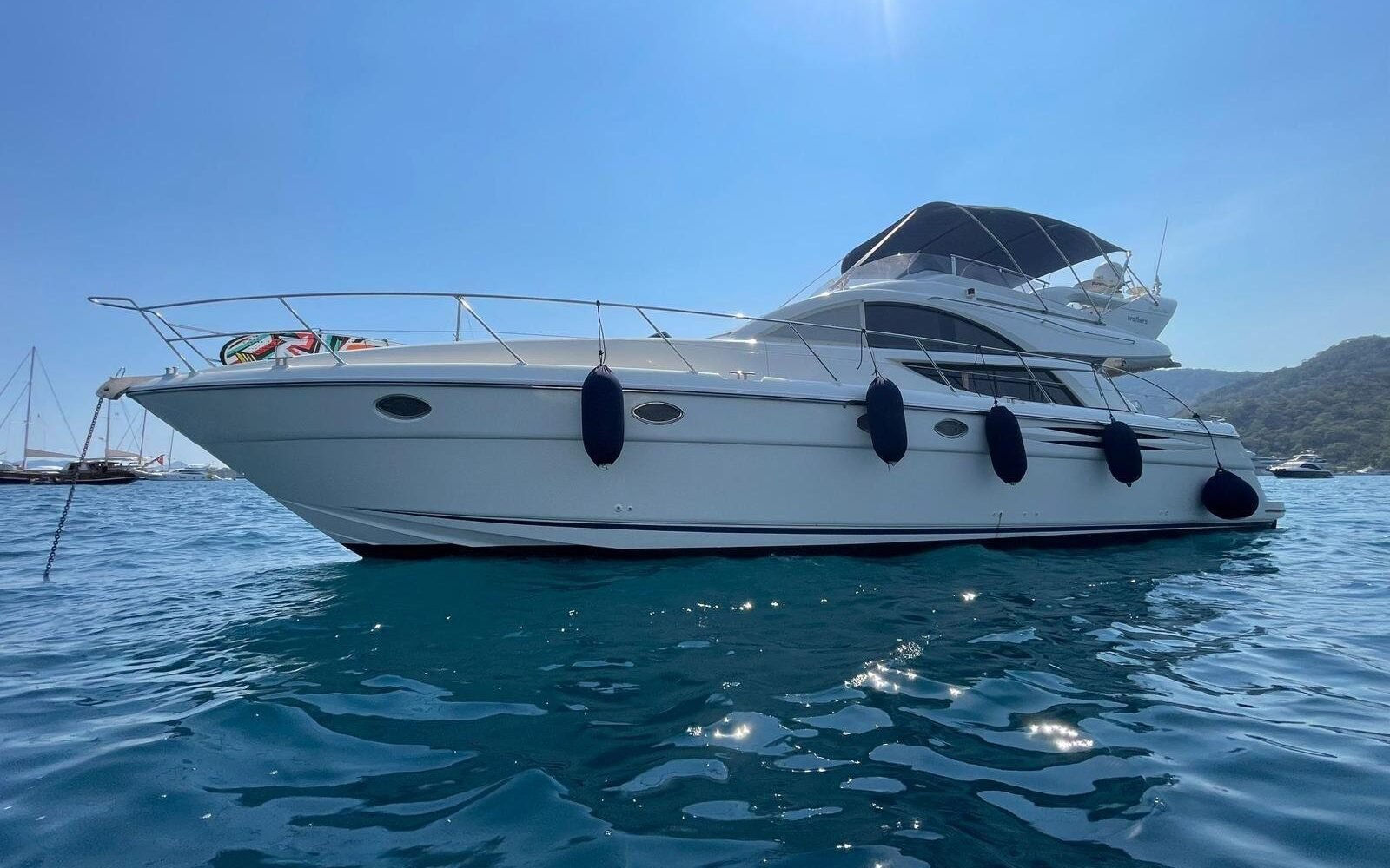 3 CABIN MOTOR YACHT – 30203