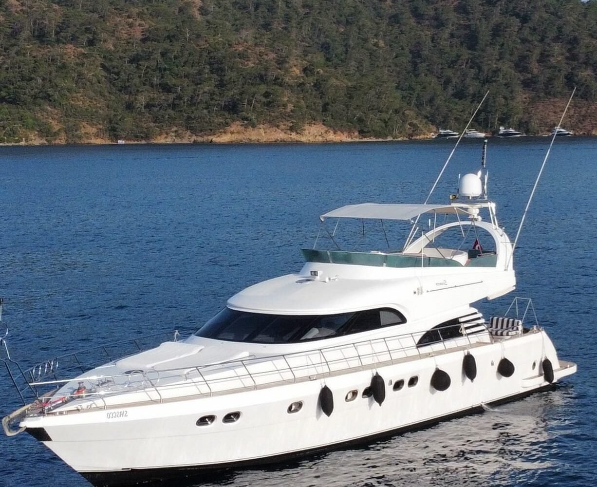 3 CABIN MOTOR YACHT – 30219