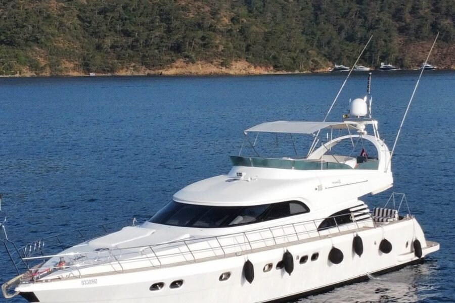 3 CABIN MOTOR YACHT – 30219