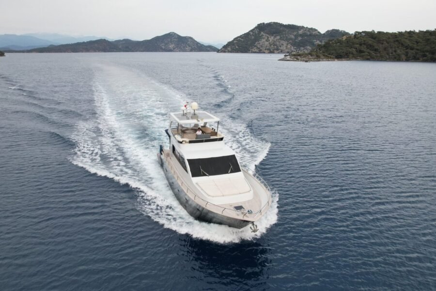 3 CABIN MOTOR YACHT- 30217