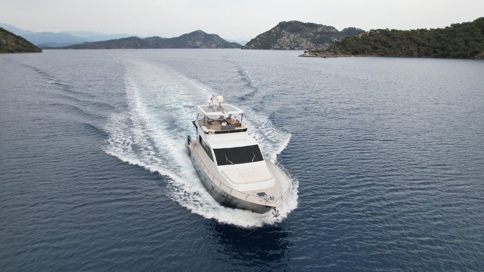 3 CABIN MOTOR YACHT- 30217
