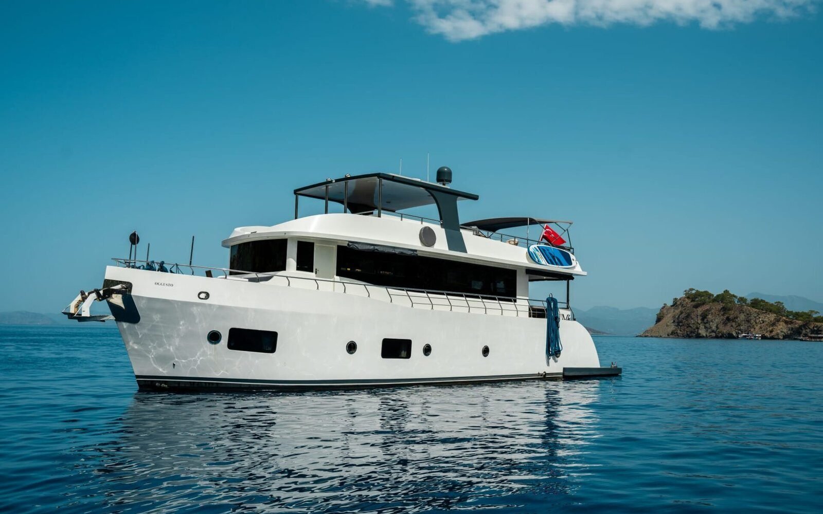 4 CABIN TRAWLER – 40220