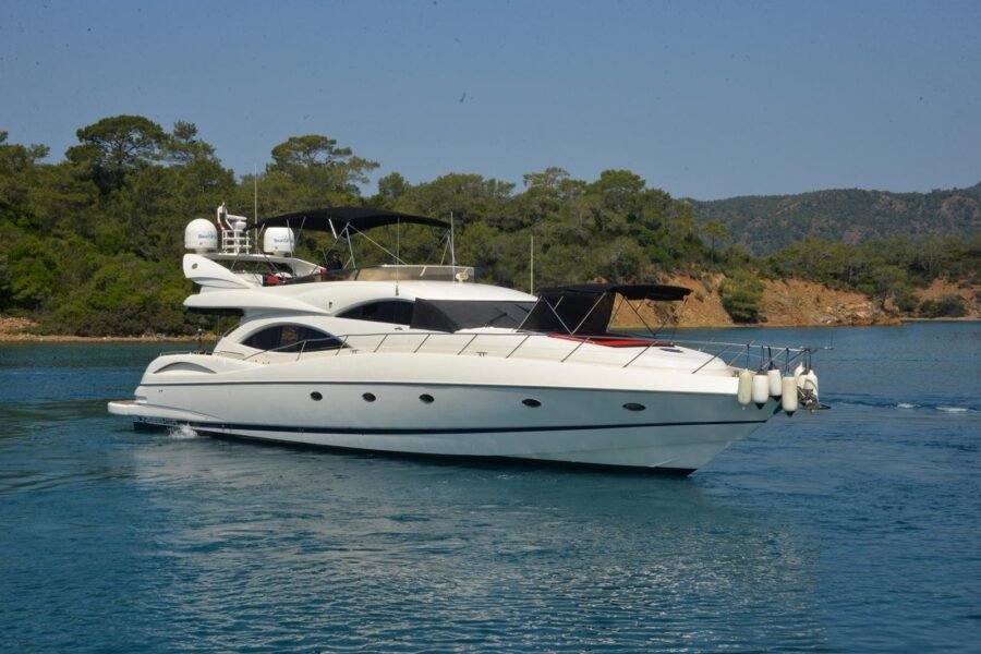 4 CABIN MOTOR YACHT – 40202