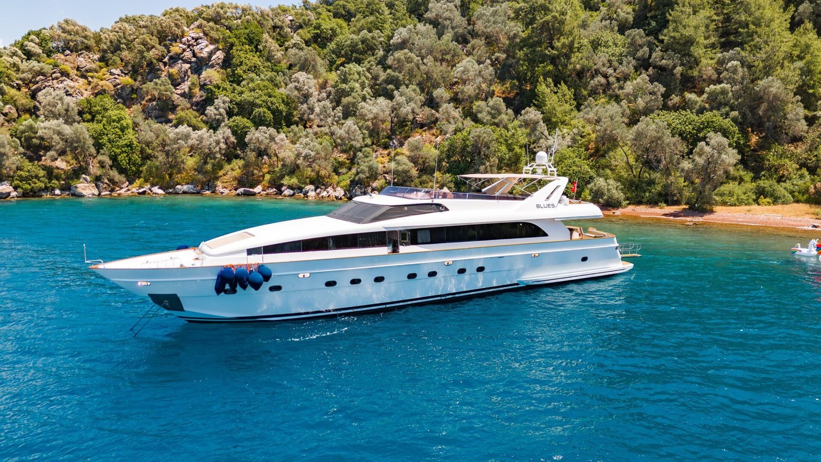 5-CABIN LUXURY MOTOR YACHT – 50207