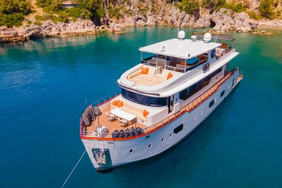 5 CABIN TRAWLER – 50205