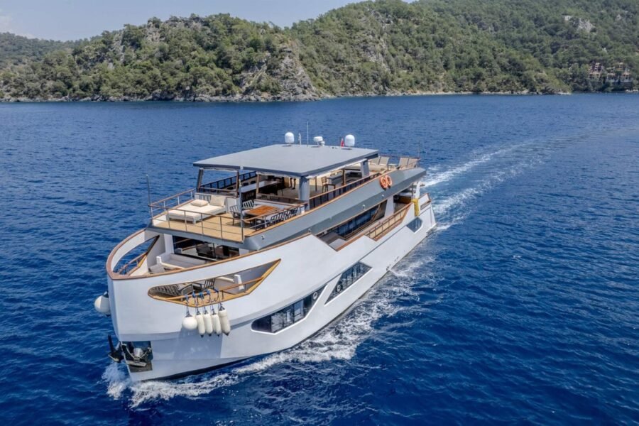 6 CABIN TRAWLER – 60201