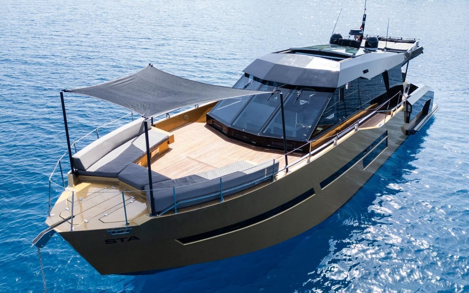 3 CABIN MOTOR YACHT – 30213