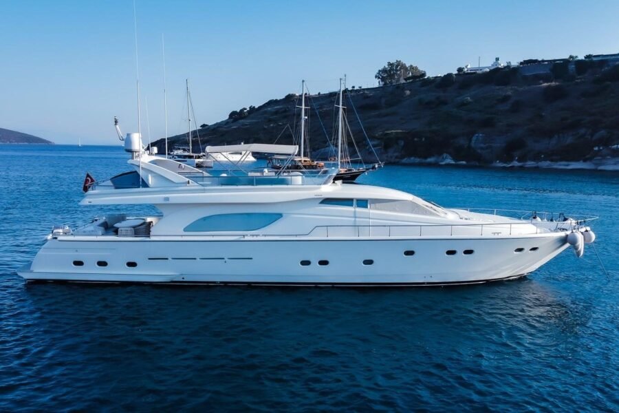 4-Cabin Motor Yacht – 40223